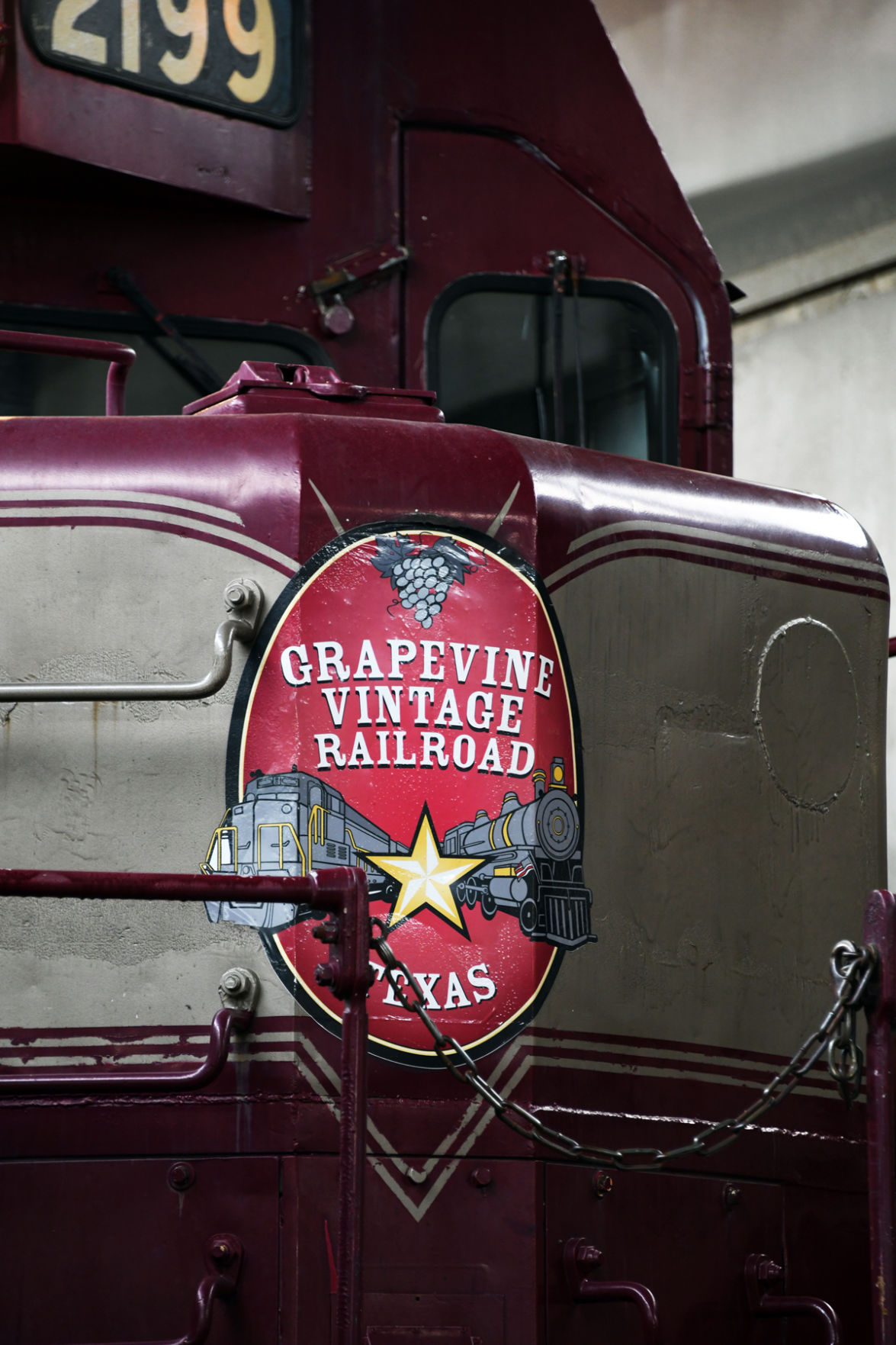 038 Vintage train arrives at Stockyard Station.JPG